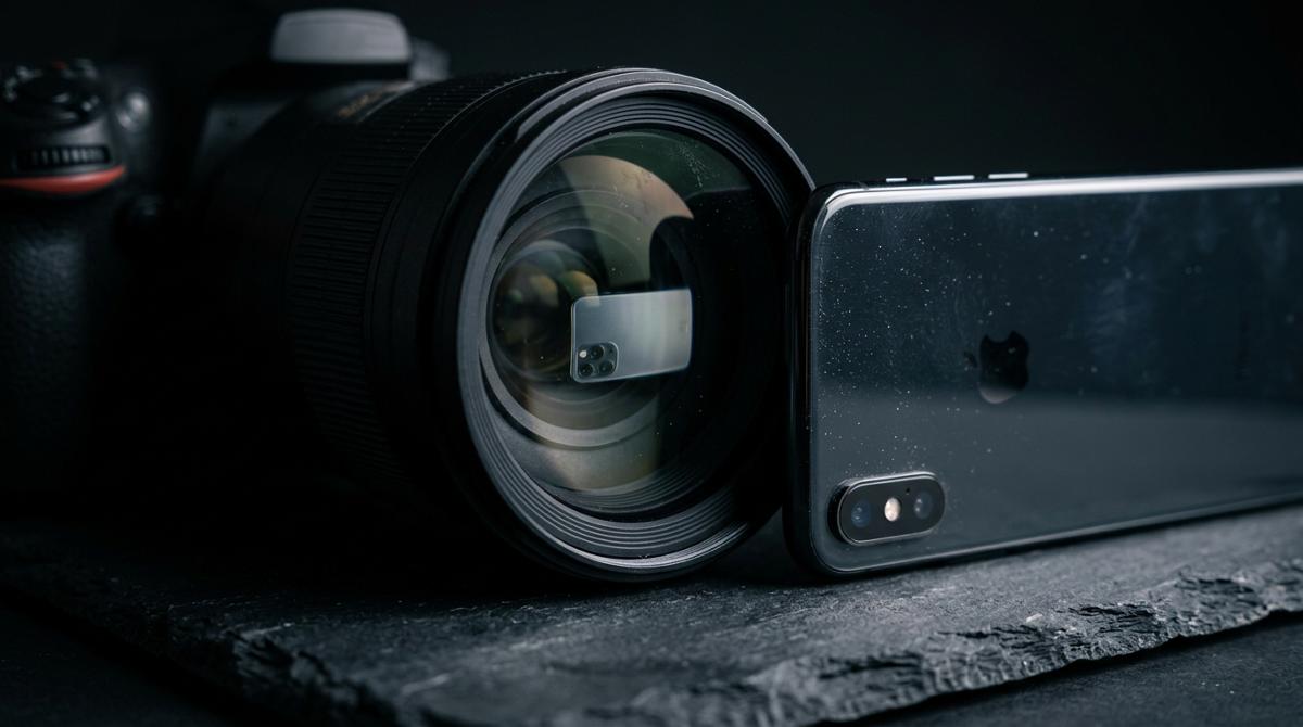 Smartphone vs Camera: Which Should Beginner Photographers Start With?