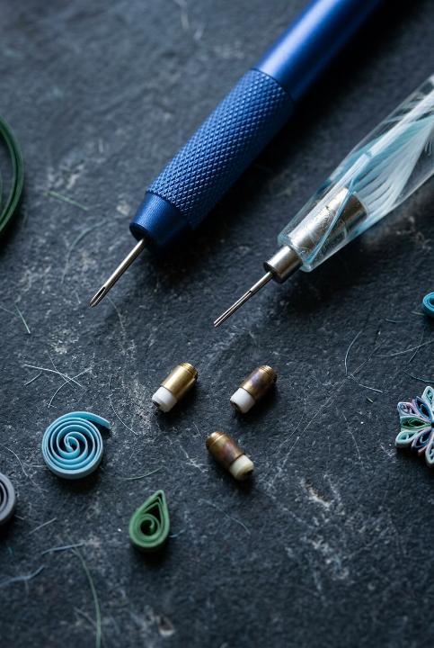 Two slotted tools, two tight coils