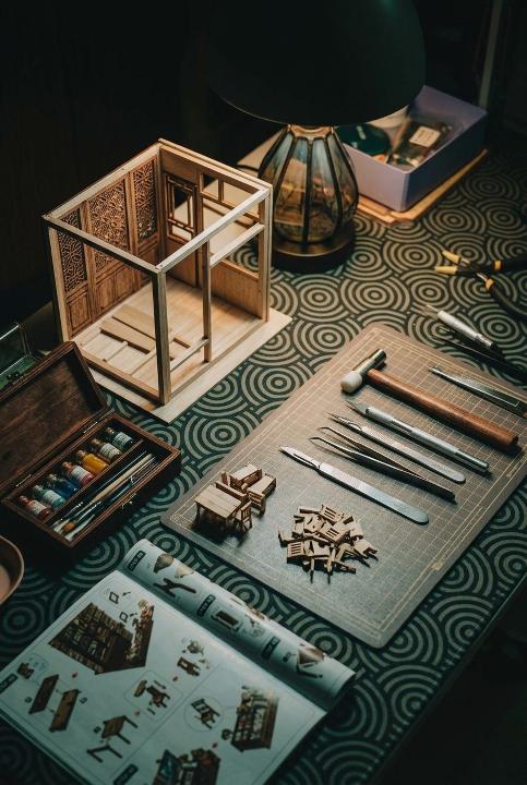 The miniaturist's cutting mat