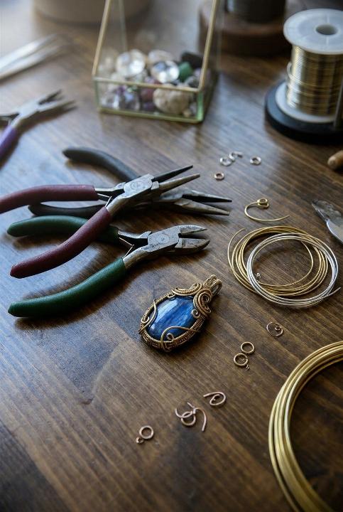 Pliers and practice scraps