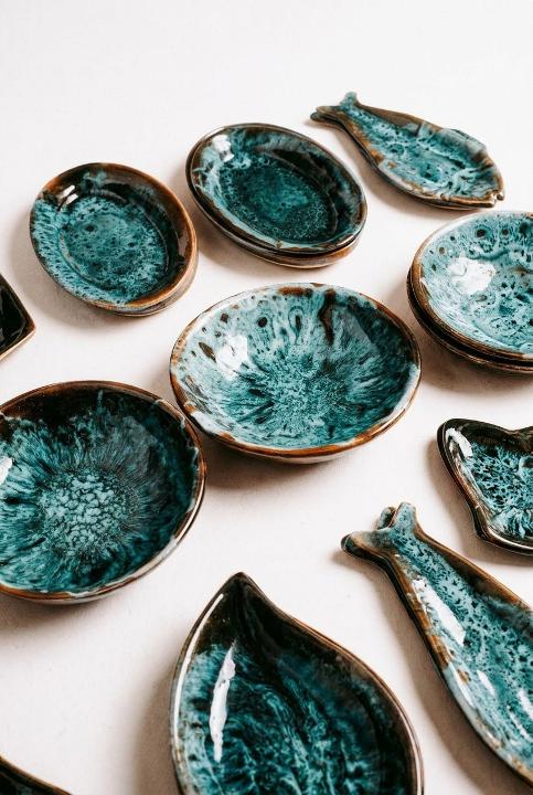 Glaze pooling in slab-built dishes