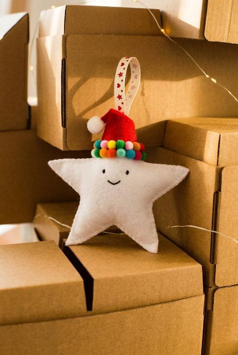 A plump little star with a hat